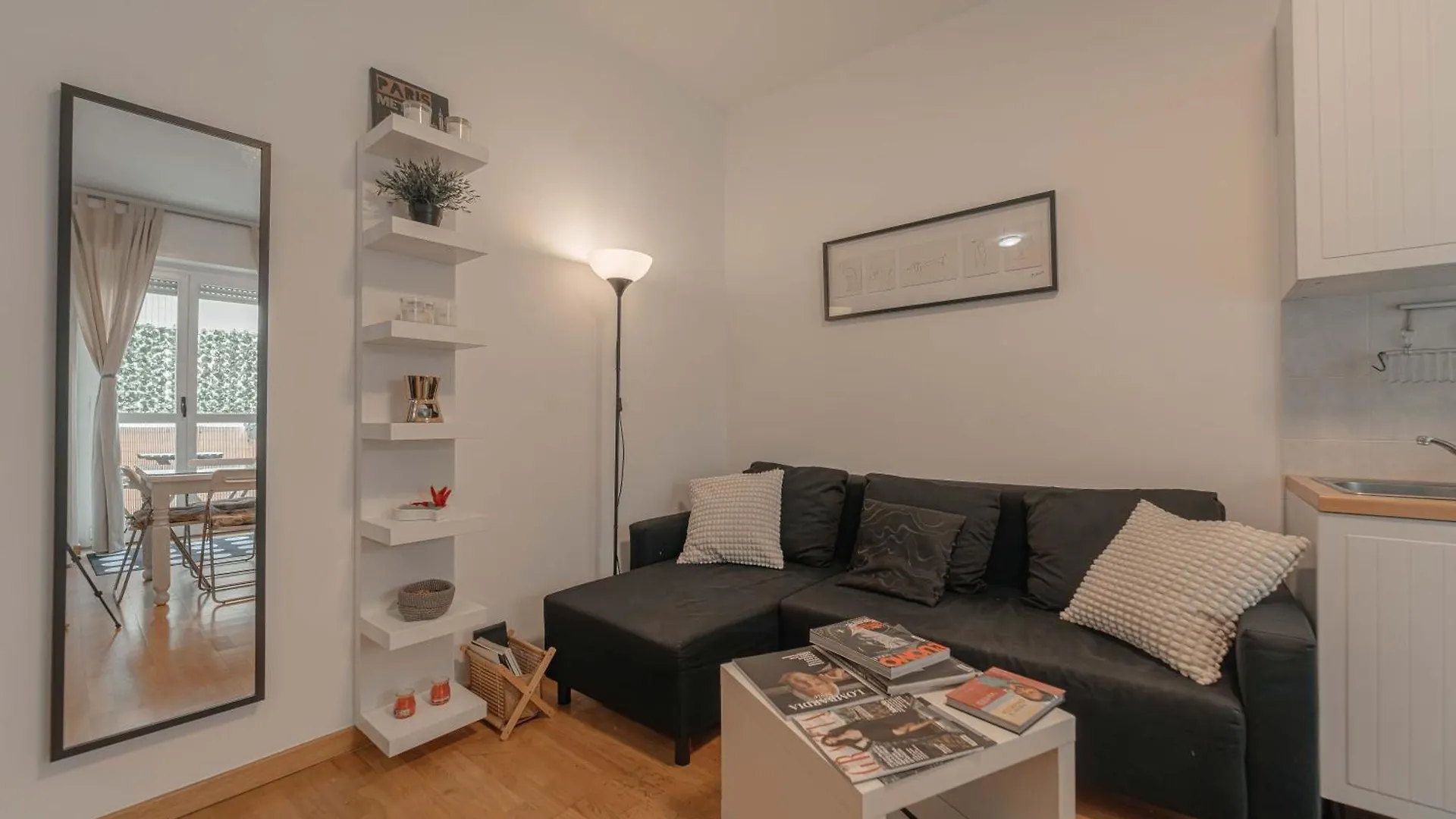 Solari New Apt Milánó Apartman
